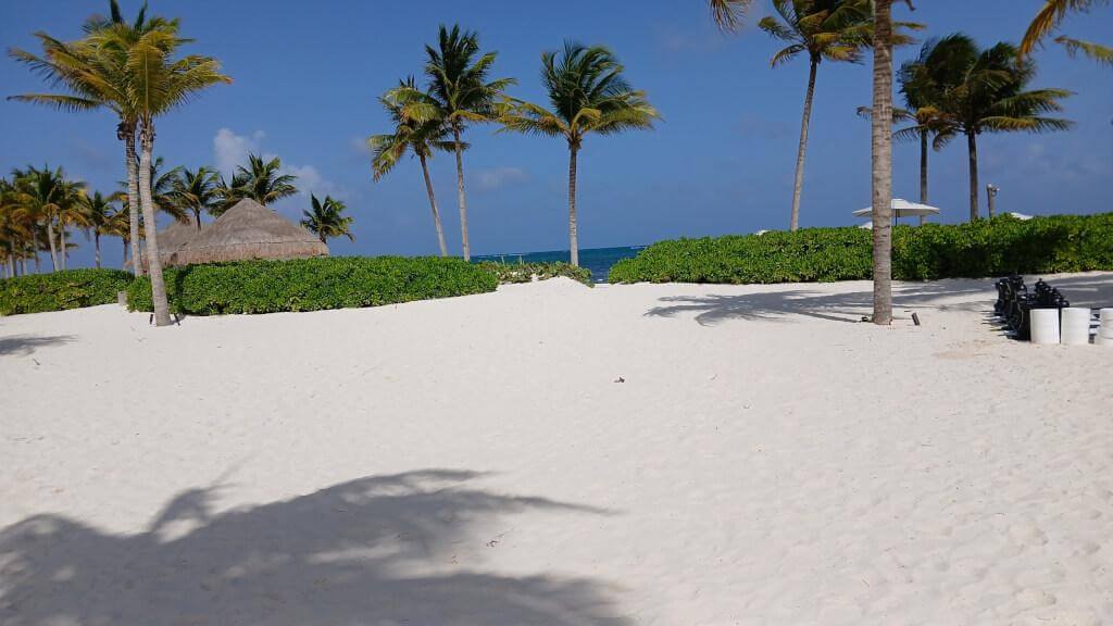 The Very Best Things To Do In Playa Del Carmen White sand beach in playa del carmen, mexico. Best things to do in mexico is to visit these types of beaches